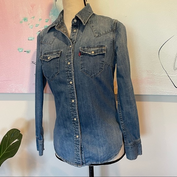 Levi's Tailored Fit Long Sleeve Denim Pearl Snap Shirt Women’s Sz XS Jean Cotton - Picture 2 of 8